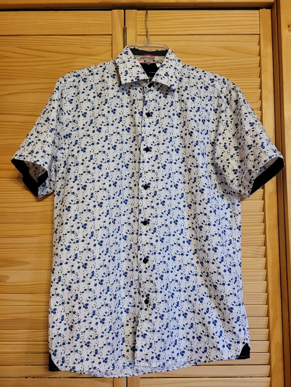 Silver Stone‎ Men's short sleeve size Medium collar button up blue flowers